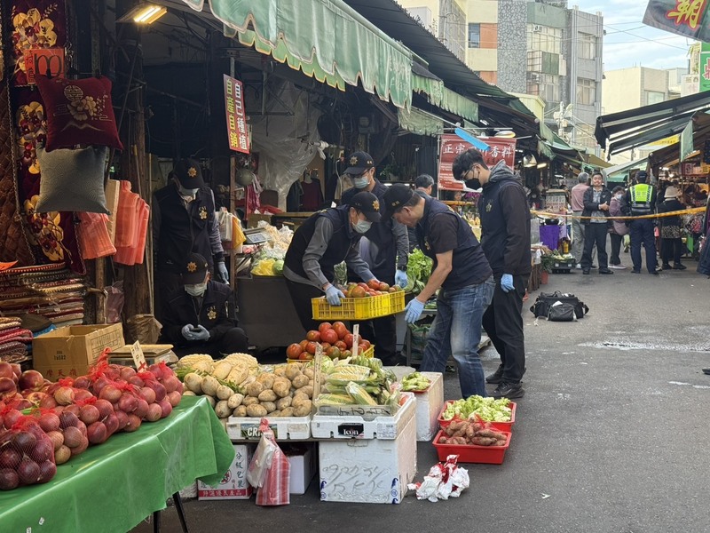 南苗市場男子砍傷員警遭開槍制伏　3傷送醫 (圖)